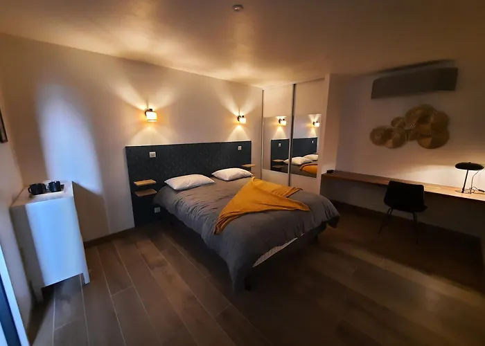 Petit coin de paradis, calme et confort garantie ! Chambre indépendante dans une dépendance !